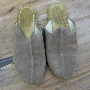 HIKAYE SUEDE LIGHT BROWN MULE SHOE!